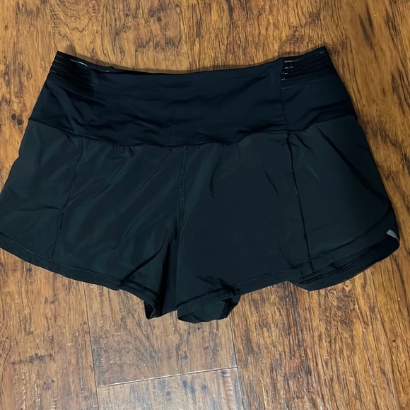 Lululemon shorts - Picture 1 of 3